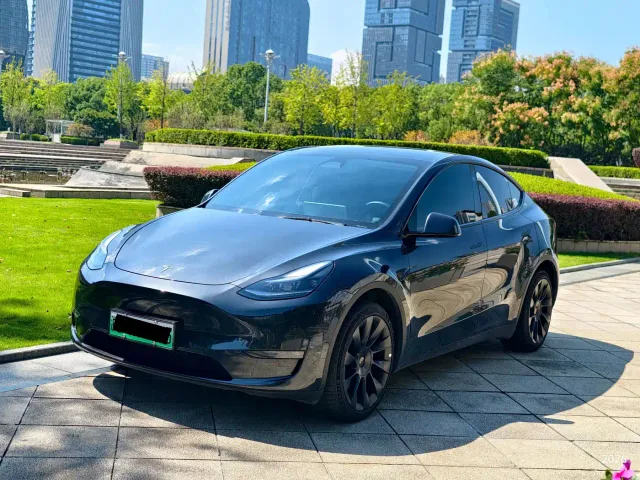 Фотография автомобиля — Tesla Model Y