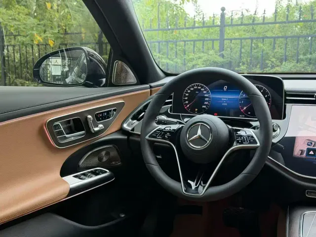 Mercedes-Benz E-Class — Фото автомобиля 7