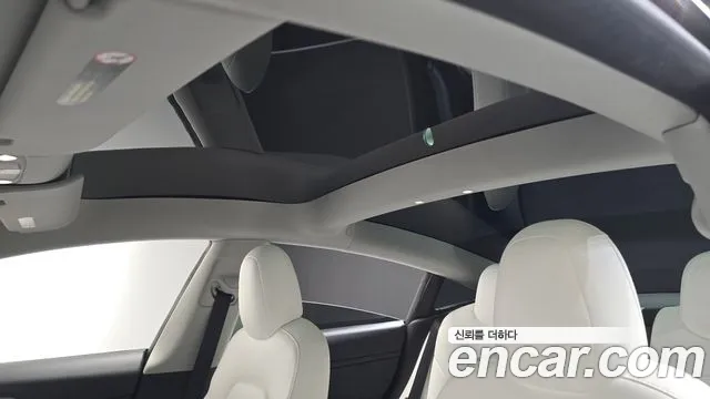 Tesla Model 3 — Фото автомобиля 17