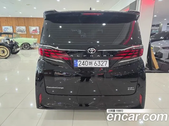 Toyota Alphard — Фото автомобиля 4