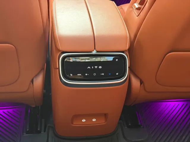Aito M7 — Фото автомобиля 18