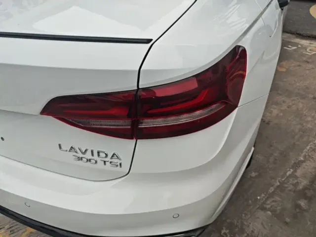 Volkswagen Lavida — Фото автомобиля 7
