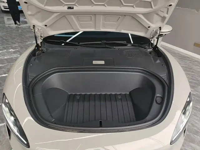 Xiaomi SU7 — Фото автомобиля 19