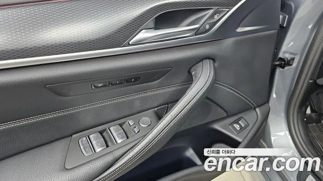 BMW 5 Series G30 — Фото автомобиля 29
