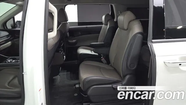 Kia Carnival Generation 4 — Фото автомобиля 18