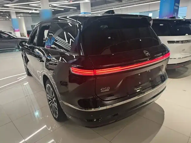 Nio ES8 — Фото автомобиля 4