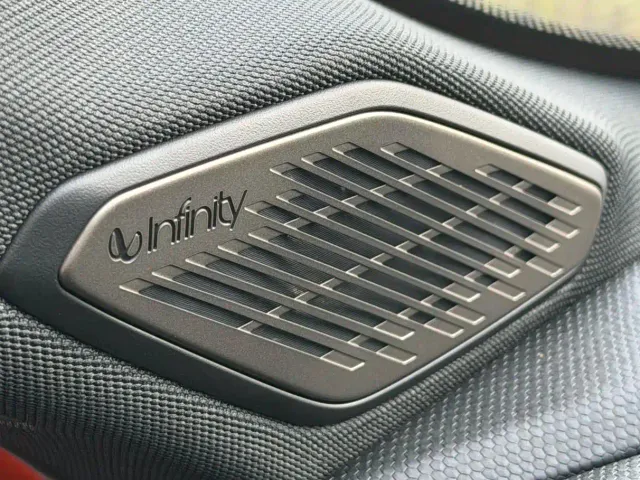 Lynk & Co 03 — Фото автомобиля 24