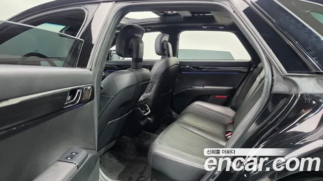 Hyundai Grandeur GN7 — Фото автомобиля 12