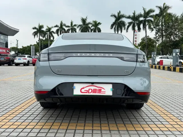 Leapmotor C01 — Фото автомобиля 7