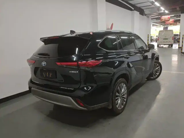 Toyota Highlander — Фото автомобиля 9