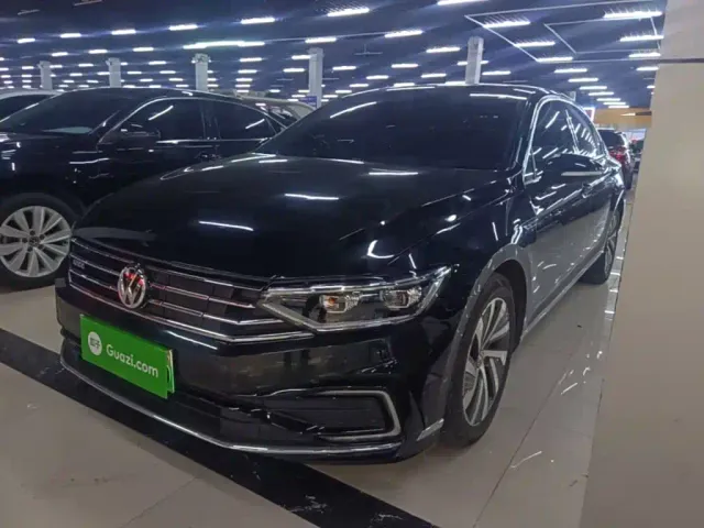 Фотография автомобиля — Volkswagen Magotan