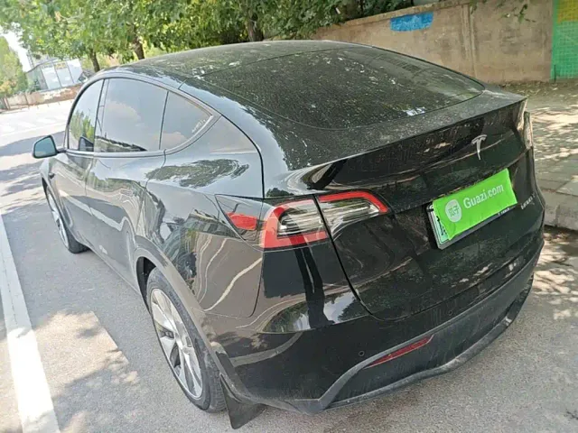 Tesla Model Y — Фото автомобиля 22