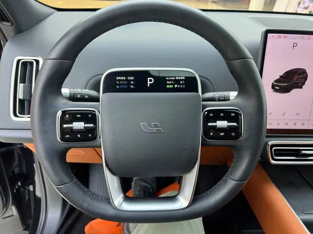 Li Auto L8 — Фото автомобиля 20