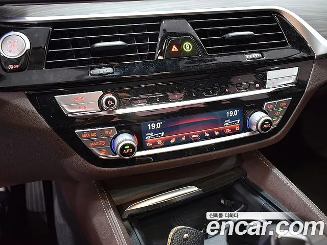 BMW 5-Series — Фото автомобиля 11