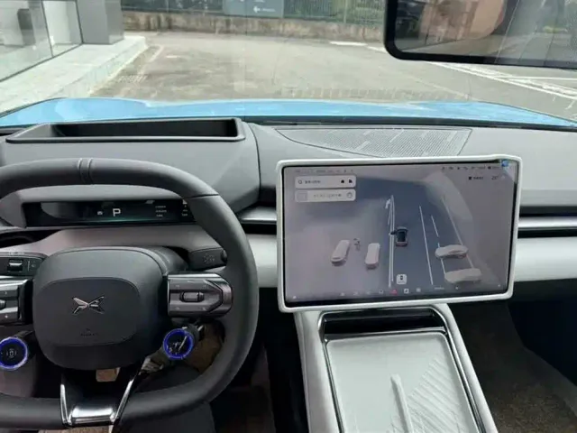 Xpeng P7 — Фото автомобиля 9