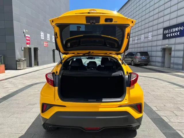 Toyota C-HR — Фото автомобиля 19