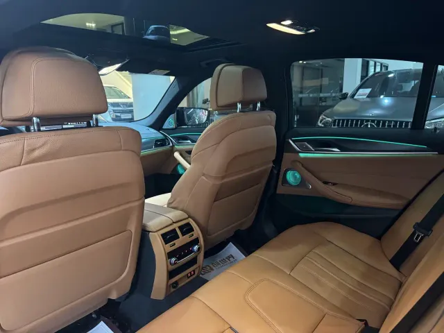 BMW 5 Series — Фото автомобиля 10