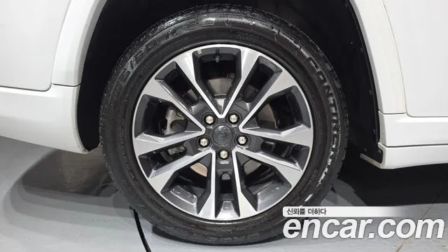 Jeep Cherokee Grand Cherokee(WL) L 3.6 Overland — Фото автомобиля 5