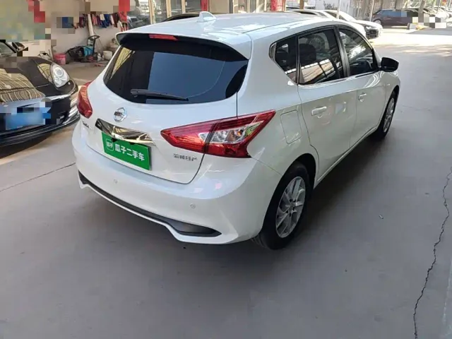 Nissan Tiida — Фото автомобиля 6