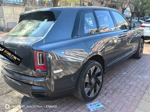Rolls-Royce Cullinan — Фото автомобиля 2