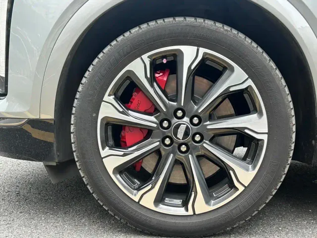 Cadillac XT5 — Фото автомобиля 25