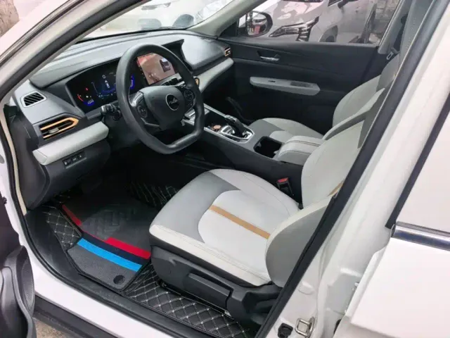Dongfeng Fengshen E70 — Фото автомобиля 14