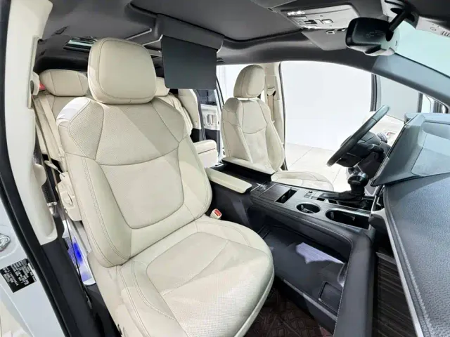 Toyota Sienna — Фото автомобиля 18