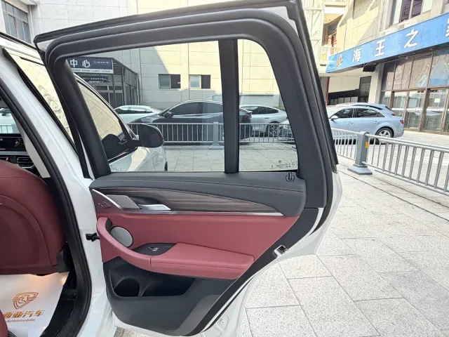 BMW X3 — Фото автомобиля 12