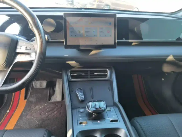 BYD Qin L — Фото автомобиля 12