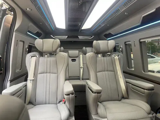 Toyota HIACE — Фото автомобиля 12