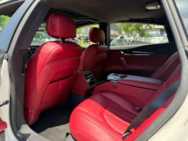 Maserati Quattroporte — Фото автомобиля 7