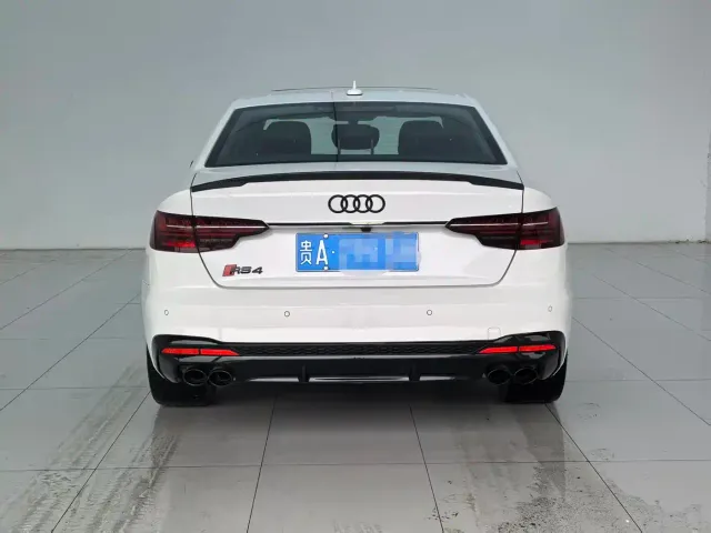 Audi A4L — Фото автомобиля 14
