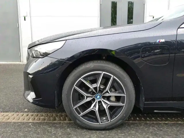 BMW i5 — Фото автомобиля 6