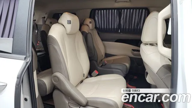 Kia Carnival Generation 4 — Фото автомобиля 17