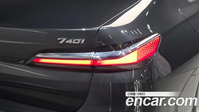 BMW 7-Series — Фото автомобиля 23