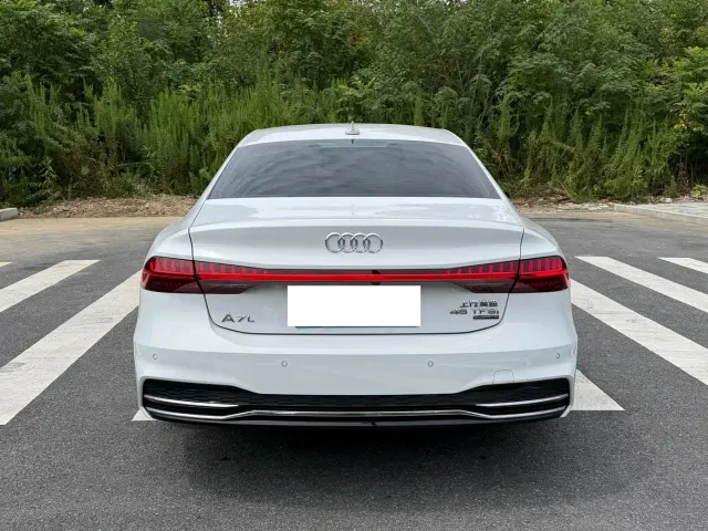 Audi A7L — Фото автомобиля 10