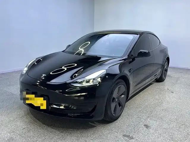 Фотография автомобиля — Tesla Model 3