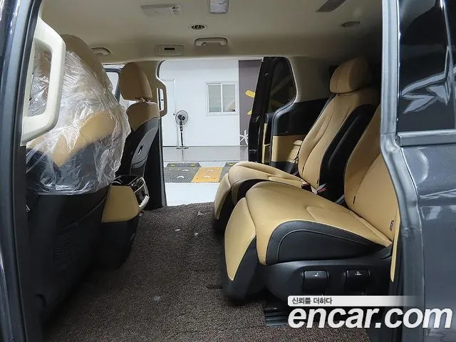 Kia Carnival 4th Gen — Фото автомобиля 10