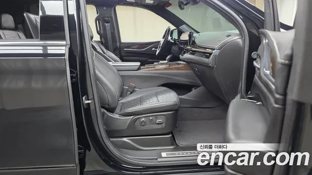 Cadillac Escalade — Фото автомобиля 16