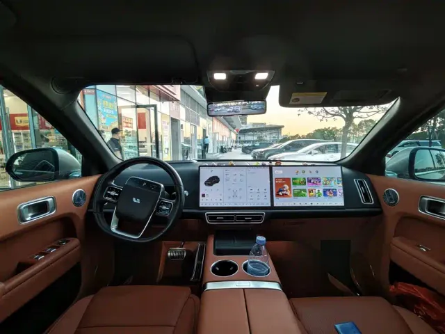 Li Auto L9 — Фото автомобиля 6