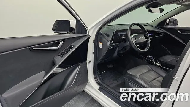 Kia Niro — Фото автомобиля 10