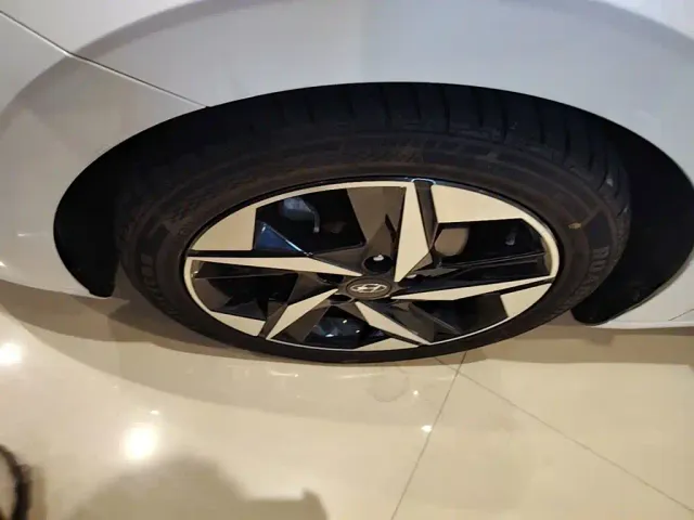 Hyundai Elantra — Фото автомобиля 22