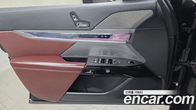 BMW 7 Series G70 — Фото автомобиля 13