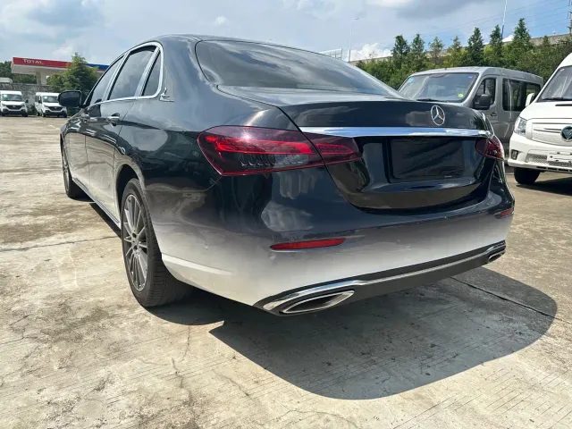 Mercedes-Benz E-Class — Фото автомобиля 9