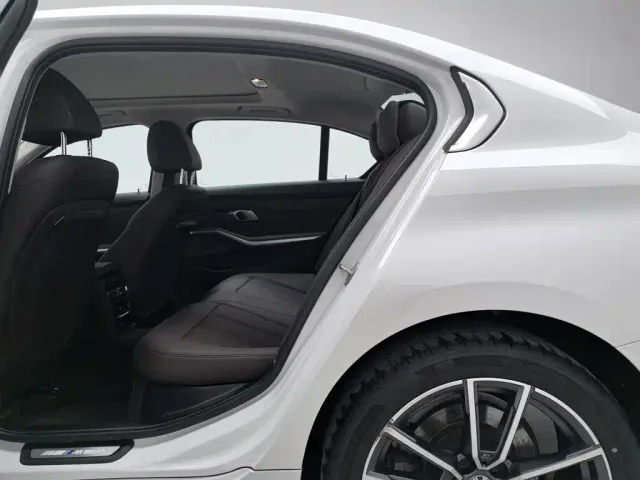 BMW 3 Series — Фото автомобиля 15