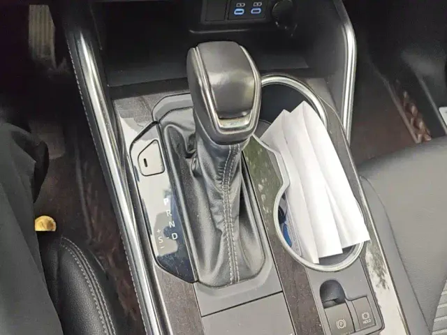 Toyota Crown Kluger — Фото автомобиля 16