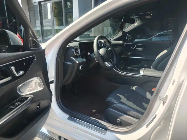 Mercedes-Benz C-Class — Фото автомобиля 2