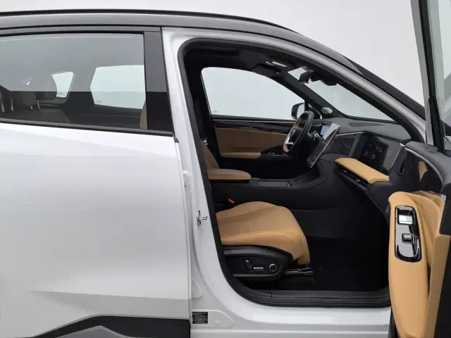 Geely Galaxy L7 — Фото автомобиля 23