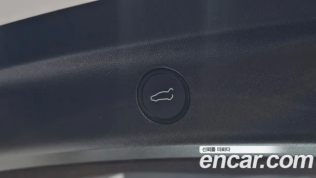 Tesla Model Y — Фото автомобиля 15