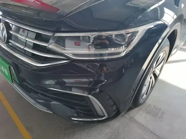 Volkswagen Tiguan L PHEV — Фото автомобиля 23